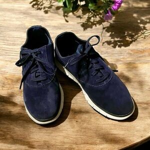 Vionic Taylor Navy Blue Suede Oxford.